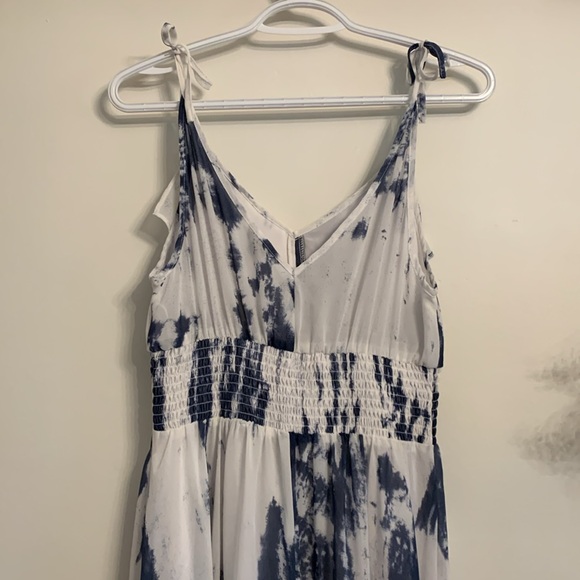 Guess High-Low Flowy Dress with Shoulder Ties - Picture 3 of 4